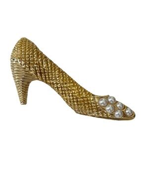 Gold Tone Womens High Heel Shoe Large Brooch Pin Pearl Detail Textured Vintage
